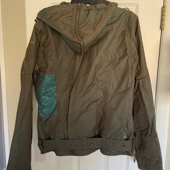 Roxy Snowboarding Jacket - Picture 3 of 8